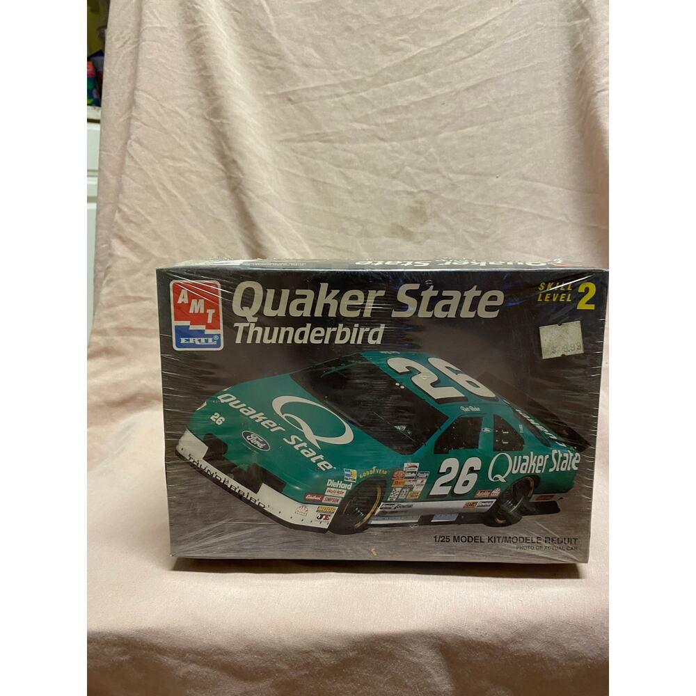 AMT #26 Quaker State Thunderbird Model Kit 1:25 Scale NASCAR Sealed 1993 ERTL